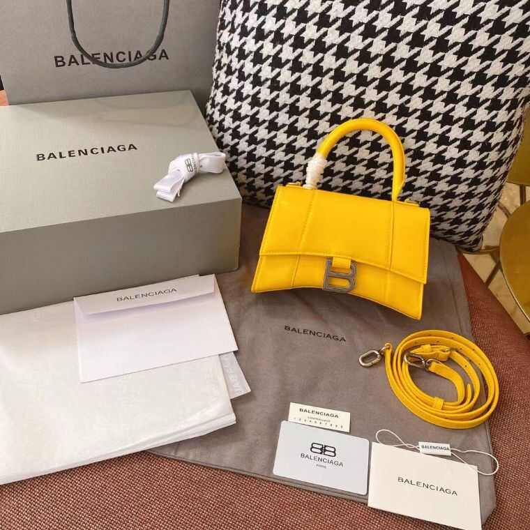 巴黎世家balenciaga沙漏包皮质怎么样,专柜级皮质款?